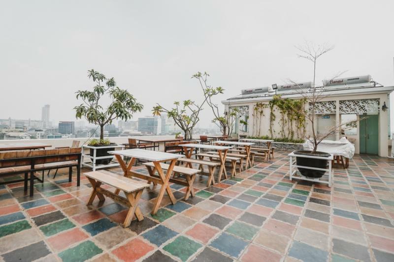 Hotel Reddoorz Premium @ Thamrin Kebon Sirih Jakarta Exterior foto